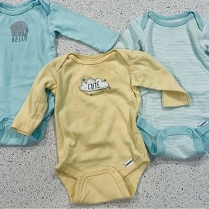 Set 3 onesies Gerber baby cute hello bodysuit one piece long sleeve 0-3M